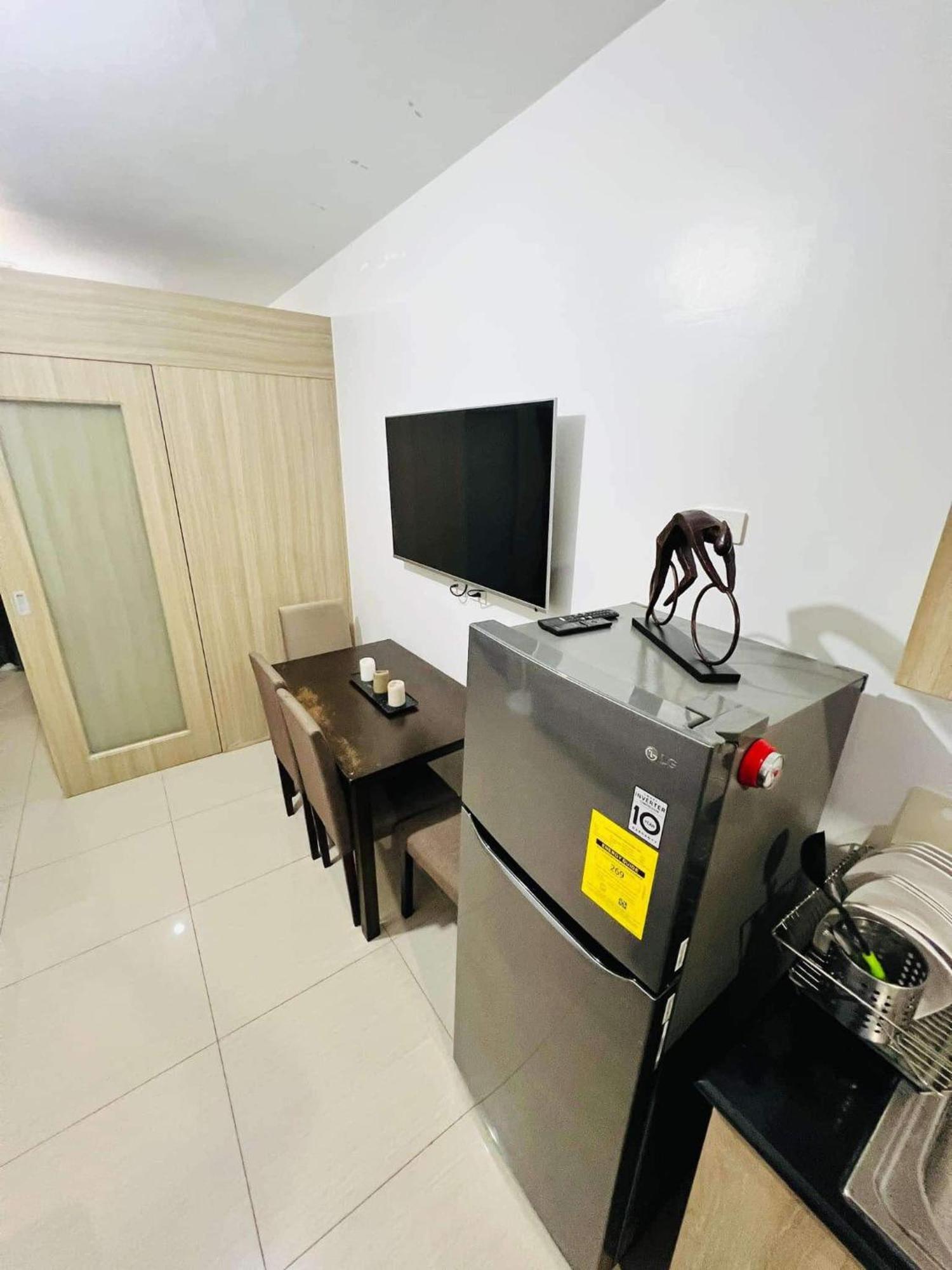 Shore 1 & 3 Residences Moa 1Br With Balcony By Darpm Manille Extérieur photo